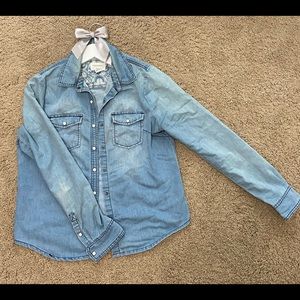 Ling sleeve jean button up shirt.
